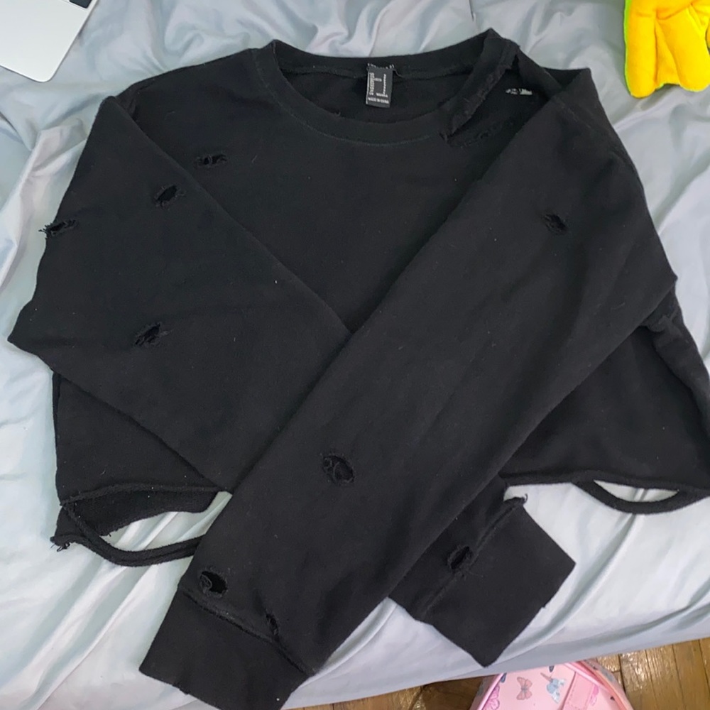Cropped black crew neck